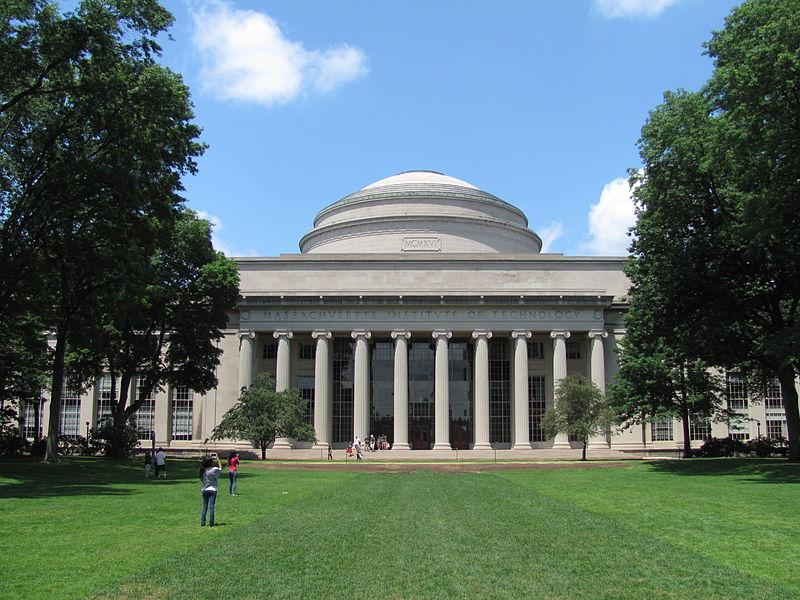 800px-MIT_Building_10_and_the_Great_Dome,_Cambridge_MA